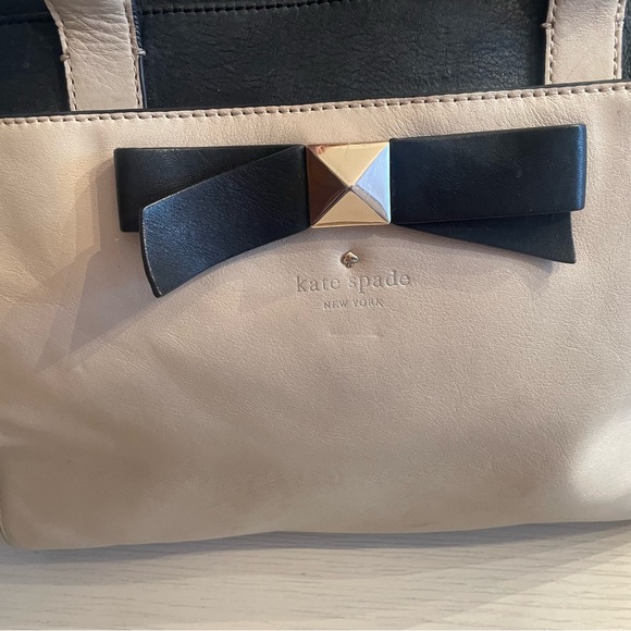 Kate Spade Pebbled Leather Satchel Shoulder Bag Black Nude Bow Purse - Picture 3 of 9
